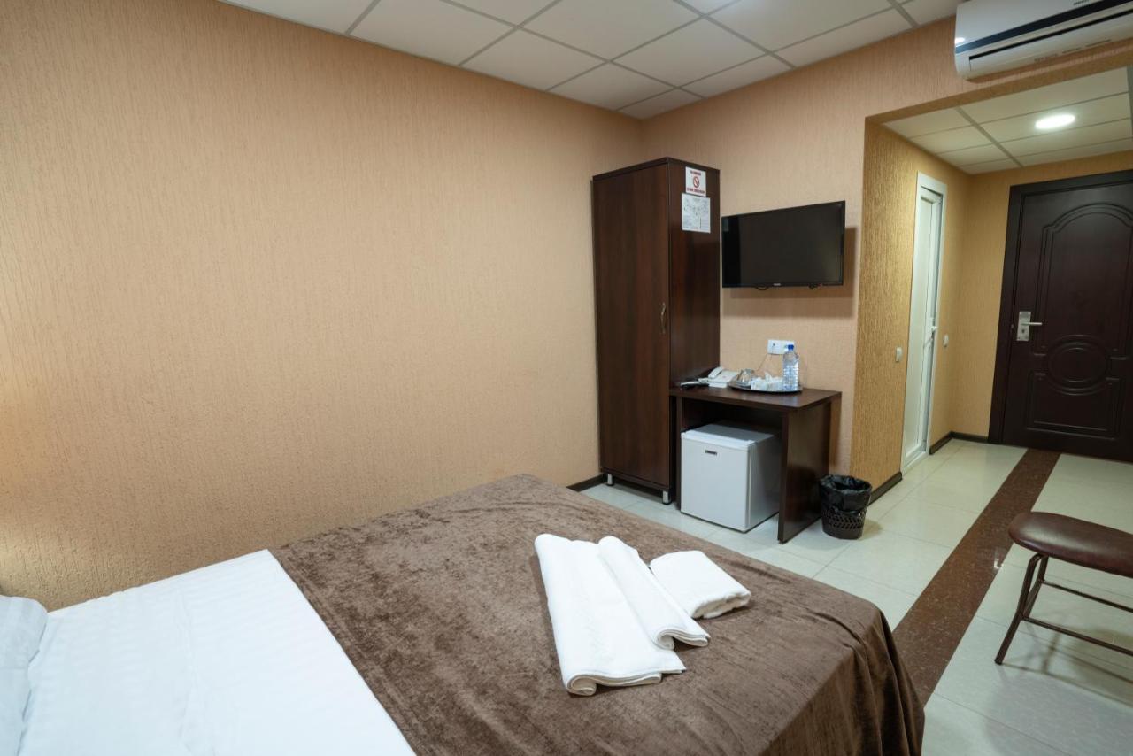 Rohat Hotel Chilonzor Tasken Kültér fotó