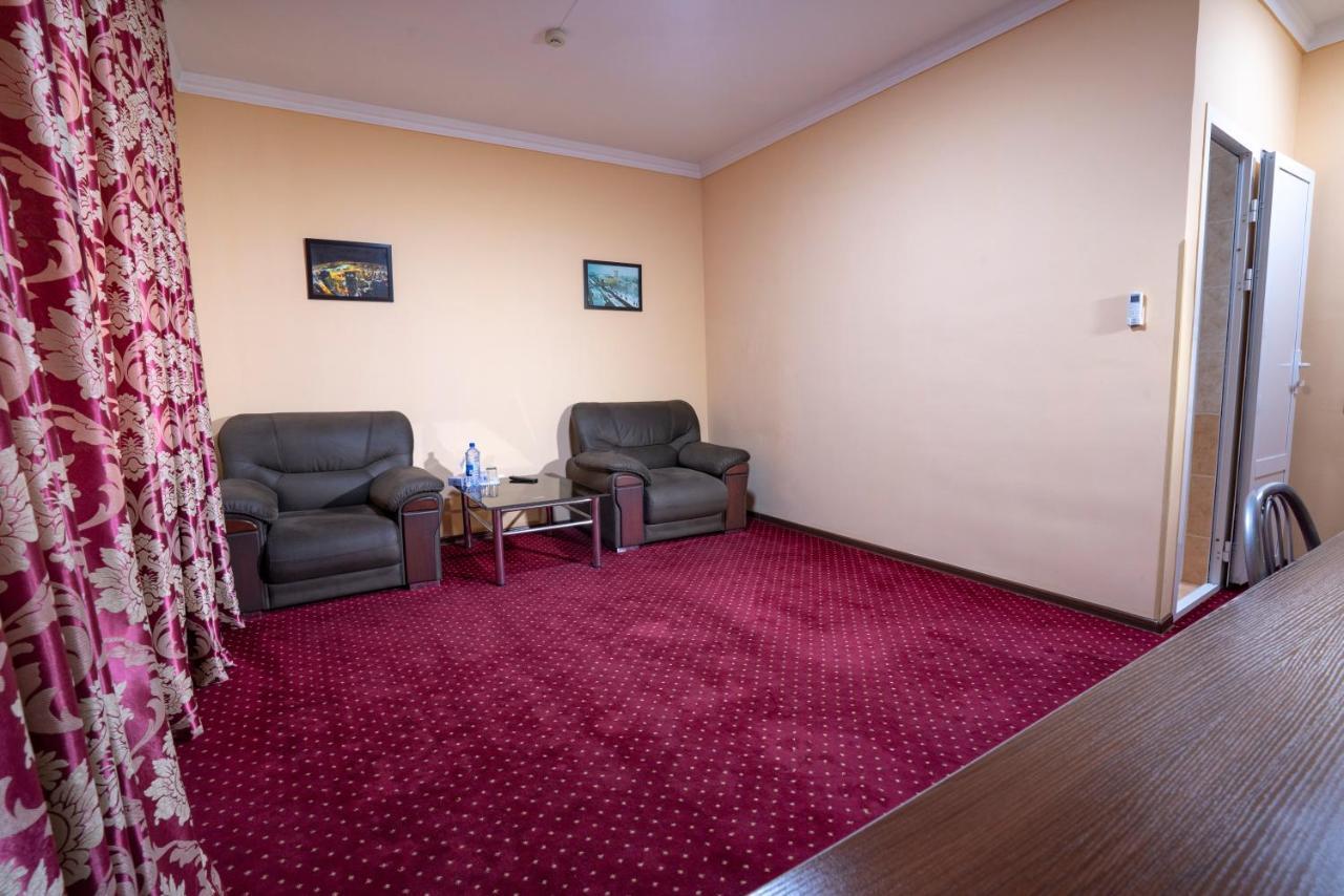 Rohat Hotel Chilonzor Tasken Kültér fotó