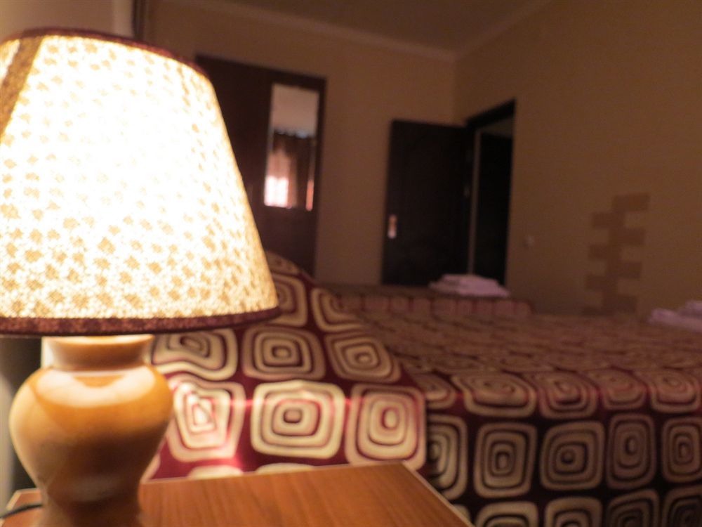 Rohat Hotel Chilonzor Tasken Kültér fotó