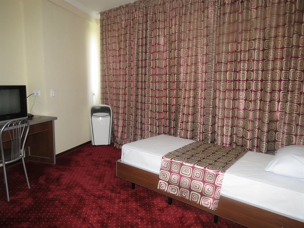 Rohat Hotel Chilonzor Tasken Kültér fotó