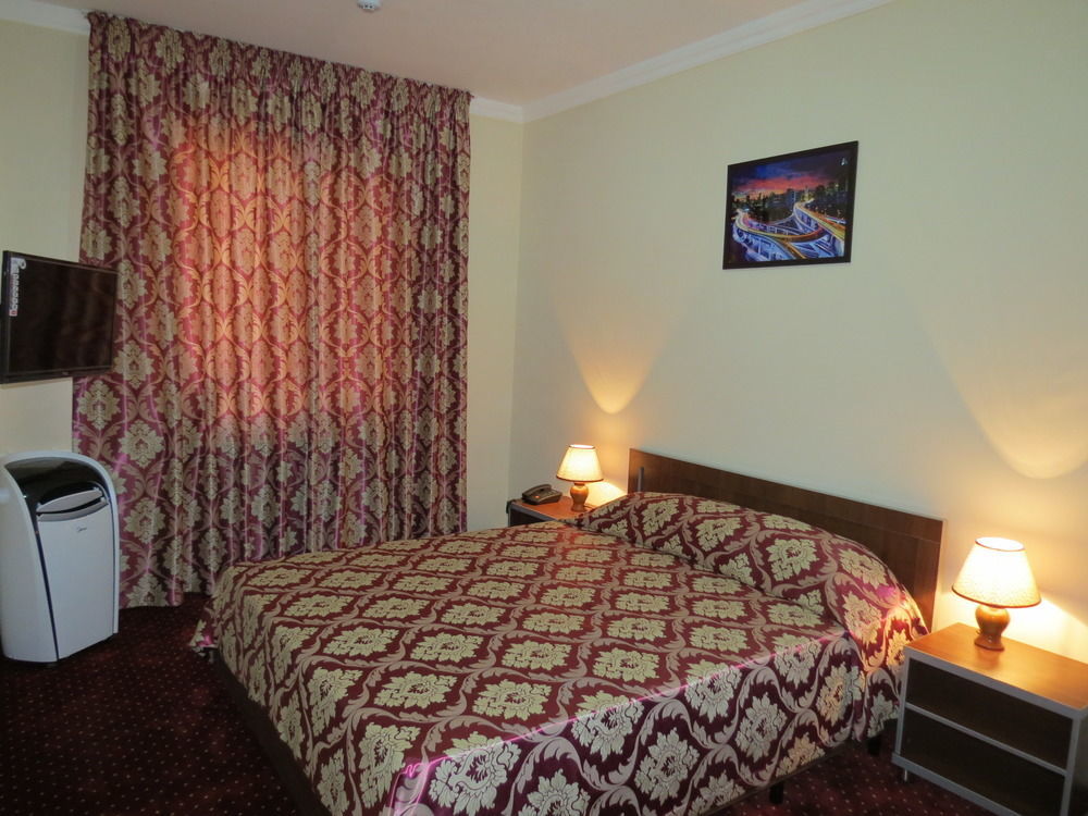 Rohat Hotel Chilonzor Tasken Kültér fotó